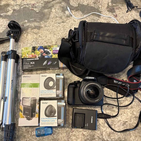 Canon EOS 2000D Black Digital Camera BUNDLE - Picture 5 of 7